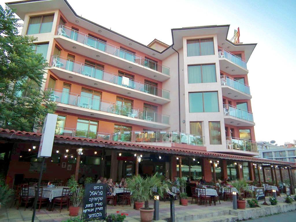 Maverick Hotel サニービーチ エクステリア 写真