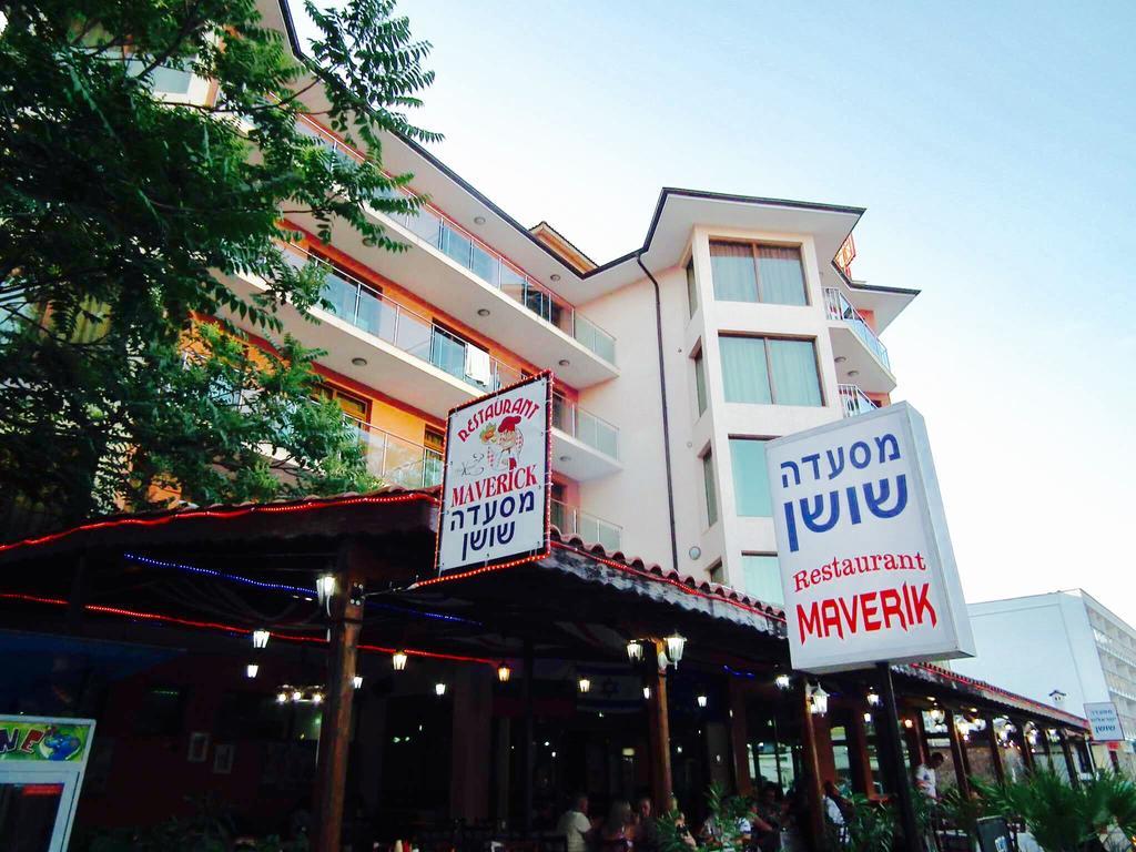 Maverick Hotel サニービーチ エクステリア 写真