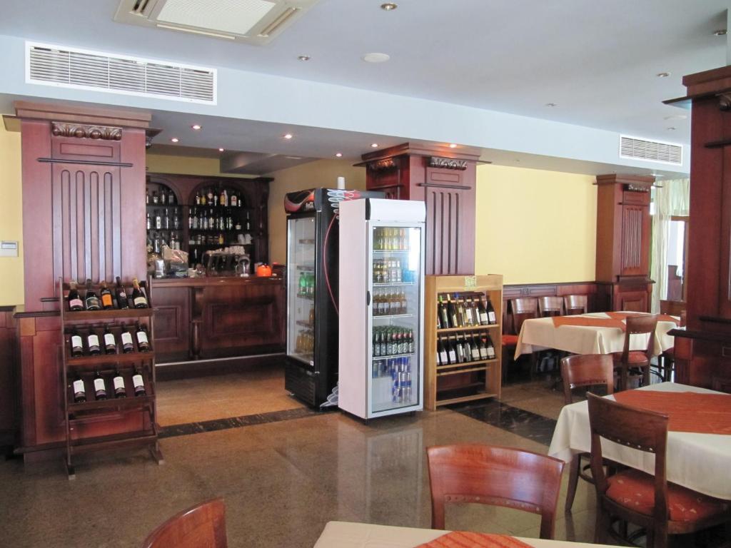 Maverick Hotel サニービーチ エクステリア 写真